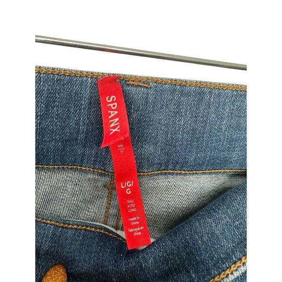 Spanx Medium Wash Pull On Slimming Straight Leg Stretch Denim Jeans Size Large - Picture 2 of 9